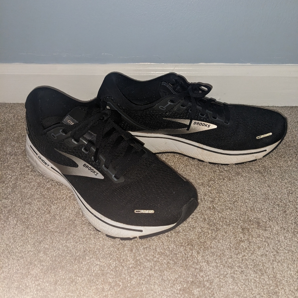 Brooks ghosts 14 Women’s size 10.5